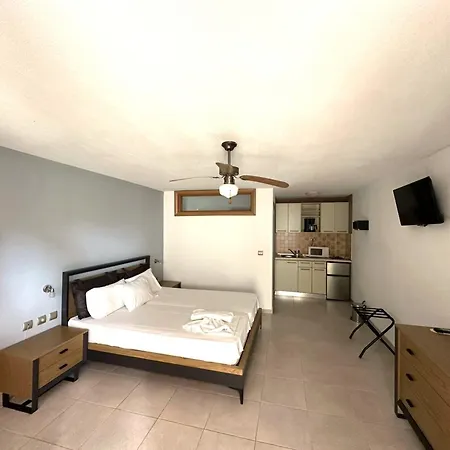 Aparthotel Amari 3*