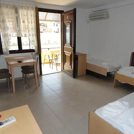 Aparthotel Amari 3*