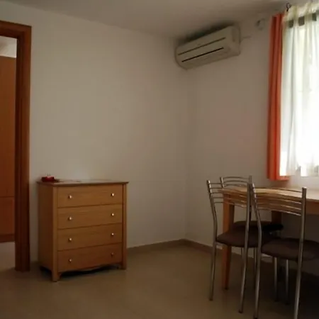 Ξενοδοχείο με διαμερίσματα αμάρι 3*